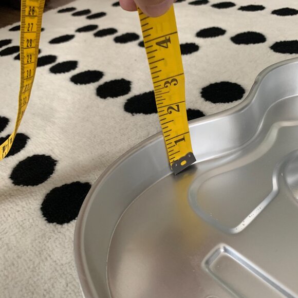 Vintage 70s Wilton Cake Pan Guitar 3-D Shaped Mold 502-925 Music Retro Baking - Picture 6 of 6